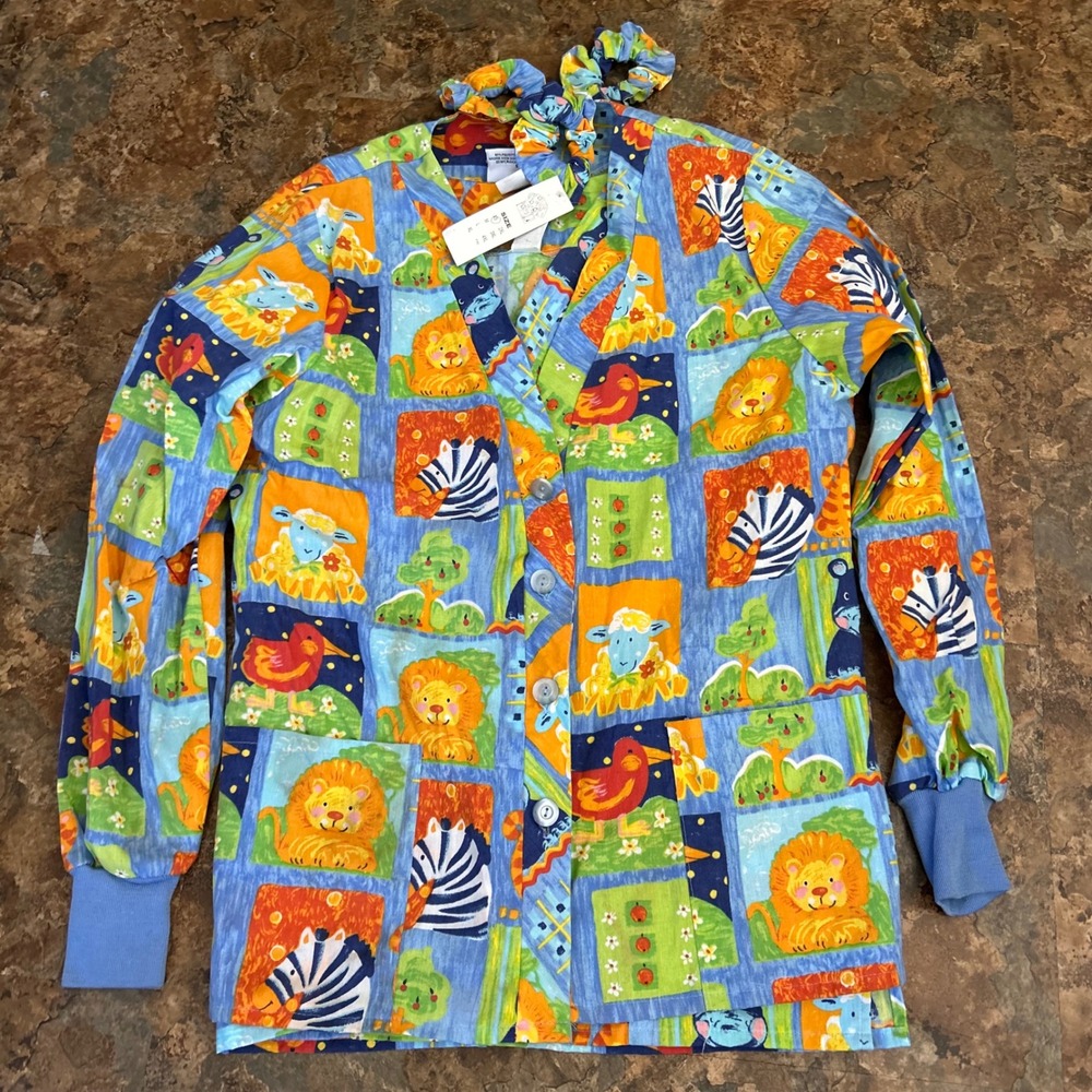 Vintage Scrub-In-A-Tub Scrub Top Womens Size Small Animals Work Jacket Shirt